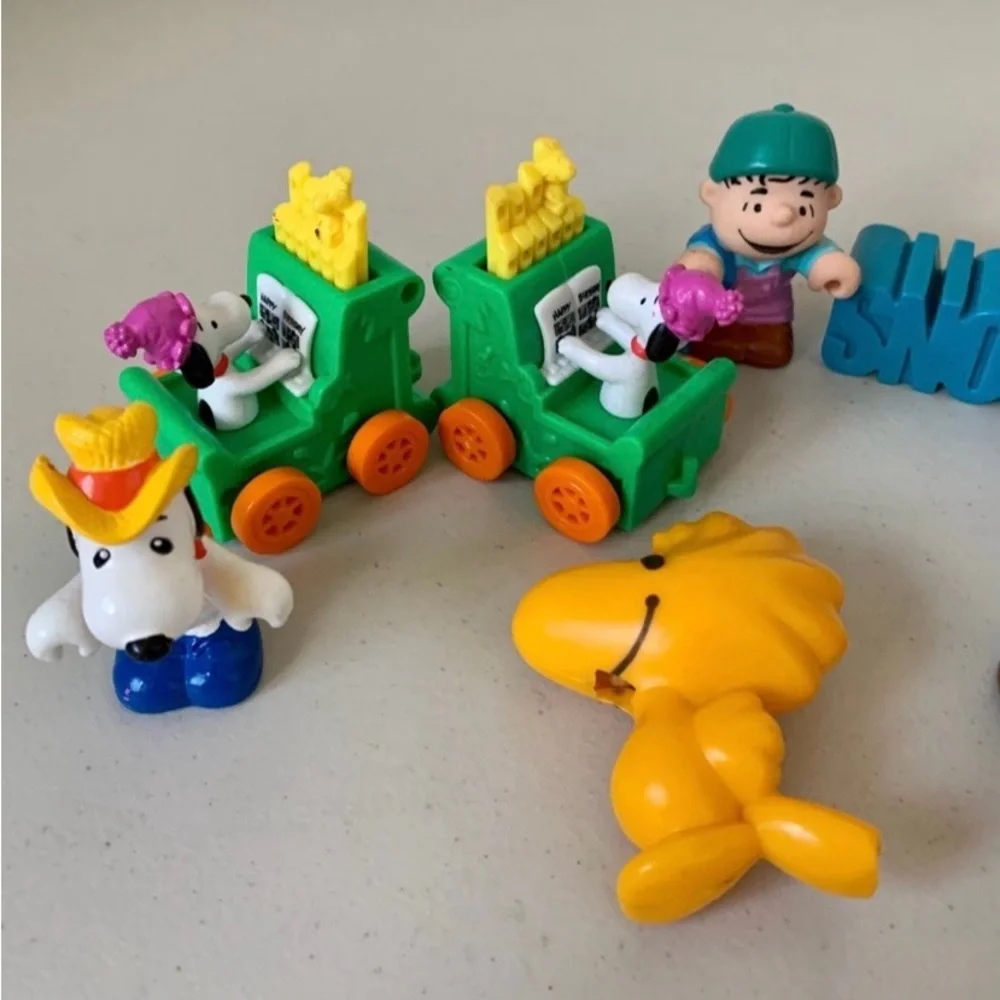 Vintage Peanuts Snoopy Charlie Brown Toys Lot Of Eight. - Picture 4 of 13